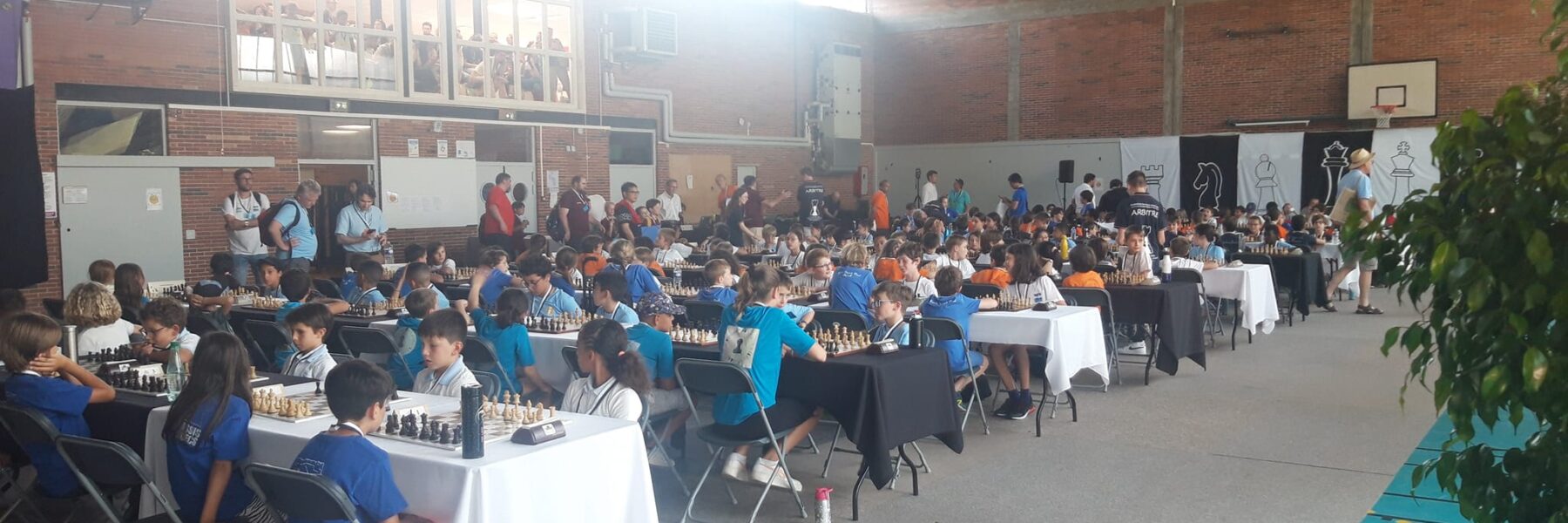 Salle de jeu de la finale du Championnat de France des écoles 2023